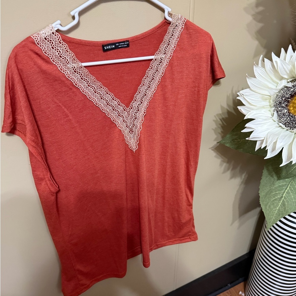 SHEIN Coral V-Neck Lace Trim Tee